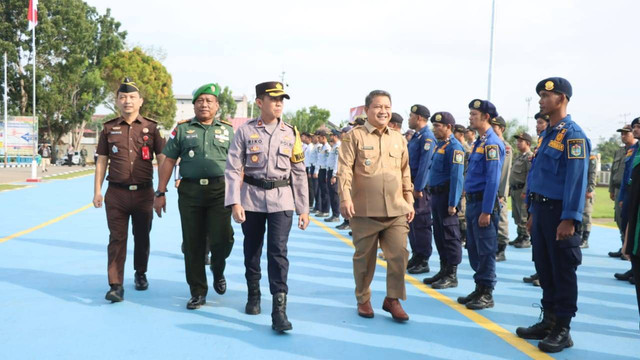 Pengecekan kesiapan pasukan dalam operasi patuh kapuas 2024. Foto: Dok. Polres Sekadau