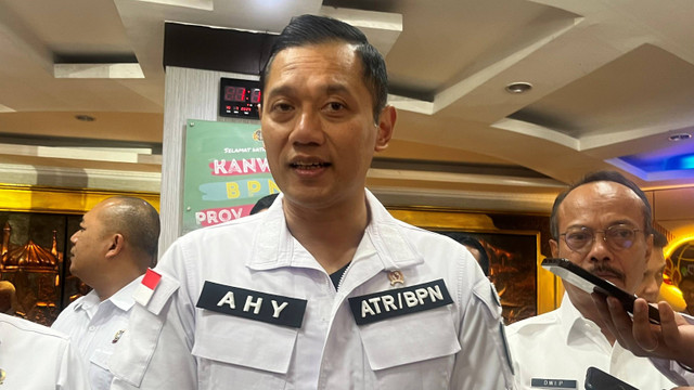 Menteri Agraria dan Tata Ruang/Kepala Badan Pertanahan Nasional (ATR/BPN), Agus Harimurti Yudhoyono (AHY) di Kantor Wilayah ATR/BPN Jawa Tengah, Semarang, Senin (15/7/2024). Foto: Widya Islamiati/kumparan