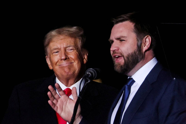 Capres Donald Trump dan Cawapres J.D. Vance. Foto: Shannon Stapleton/ REUTERS