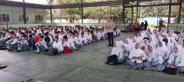 Siswa-siswi SMKN 7 Pontianak mengikuti edukasi dari Asmo Kalbar. Foto: Dok. Asmo Kalbar