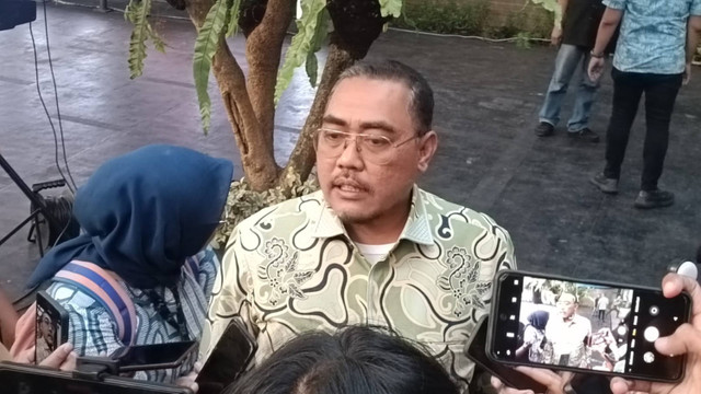 Wakil Ketua MPR RI, Jazilul Fawaid saat diwawancarai wartawan di kantor DPP Partai Demokrat, Menteng, Jakarta Pusat, Selasa (16/7/2024). Foto: Fadlan Nuril Fahmi/kumparan