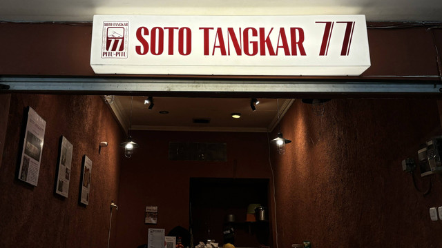 Tampilan Toko Soto Tangkar 77. Sumber : Dokumentasi Asli Penulis