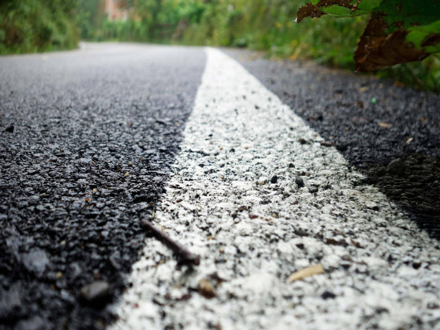  Ilustrasi jalan raya. Foto: Shutterstock/enginozber