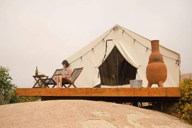 Glamping di Lembang, foto hanya ilustrasi, bukan tempat sebenarnya, Pexels/ Los Muertos Crew