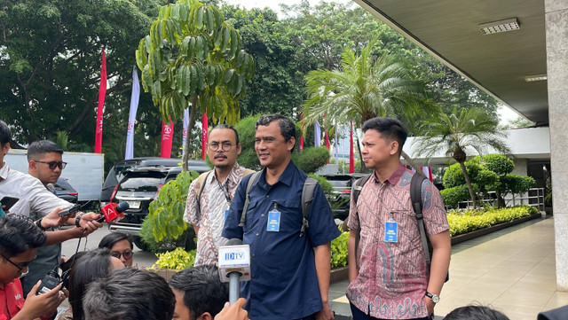 Anggota Komite Keselamatan Jurnalis (KKJ) Bayu Wardana di Kantor KSP, Jakarta, Rabu (17/7). Foto: Zamachsyari/kumparan