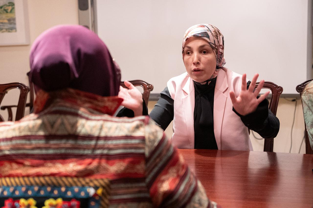 Sara Minkara, Penasihat Khusus Presiden Amerika Serikat untuk Bidang Hak Disabilitas Internasional, memberikan apresiasi atas capaian Indonesia dan kepemimpinan Mensos Risma di G20 serta APEC. Foto: Dok. Kemensos