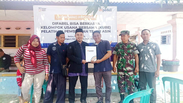 Launching Program KUBE, DT Peduli Cirebon Berikan Pelatihan Pembuatan Telor Asin