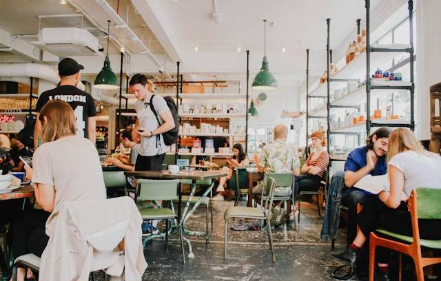 Restoran di Senayan City. Foto hanya ilustrasi, bukan tempat sebenarnya. Sumber:Unsplash/Toa Heftiba