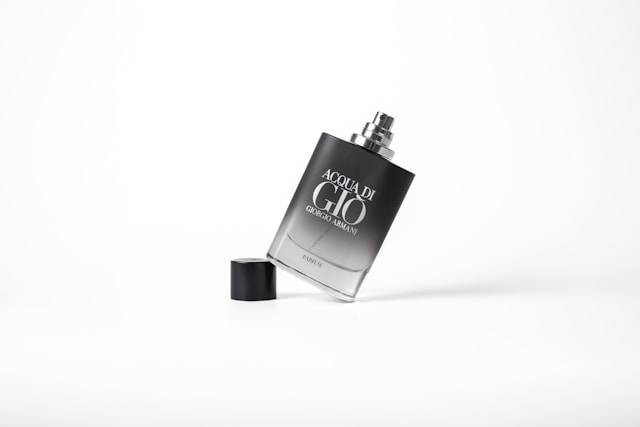 Ilustrasi Rekomendasi Parfum Giorgio Armani. Foto: dok. Unsplash/Matthew Hamilton