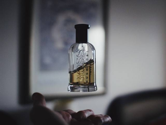 Ilustrasi Rekomendasi Parfum Burberry untuk Pria. Foto: dok. Unsplash/@felipepelaquim