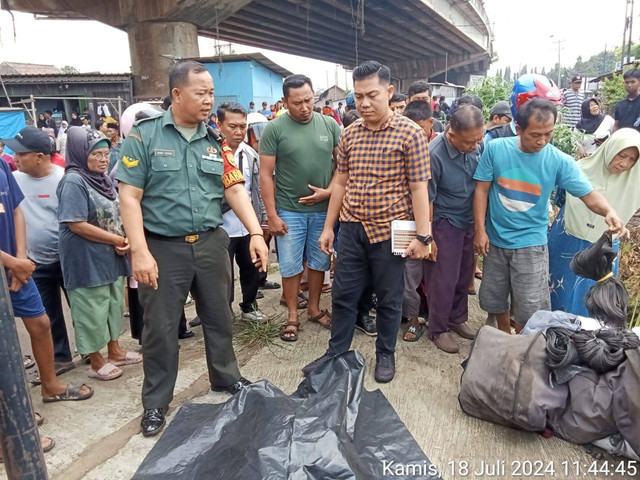 Seorang lansia tewas akibat tertabrak kereta api di jalur perlintasan kereta api bawah flyover Pasar Natar, Kecamatan Natar, Lampung Selatan. | Foto: Dok Polsek Natar