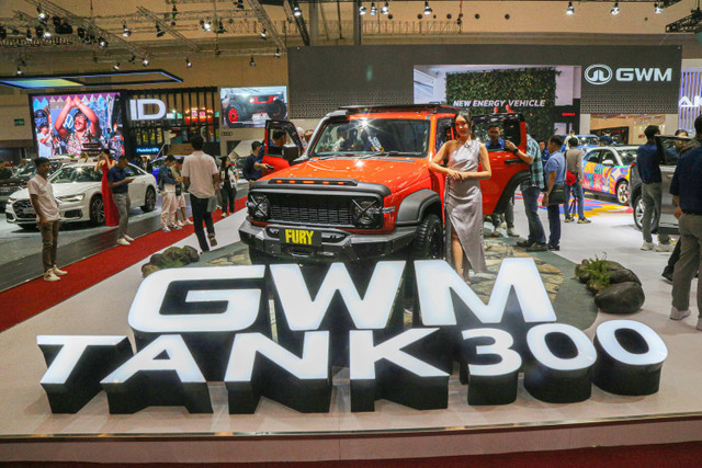 Mobil GWM Tank 300 di pameran otomotif Gaikindo Indonesia International Auto Show atau GIIAS 2024 di ICE BSD, Tangerang, Kamis (18/7). Foto: Aditia Noviansyah/kumparan