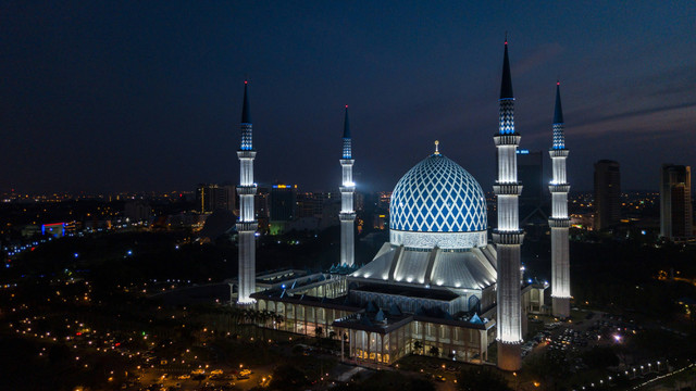 Bacaan tarhim subuh adalah serangkaian doa dan zikir yang dibacakan sebelum adzan subuh. Foto: Unsplash.com