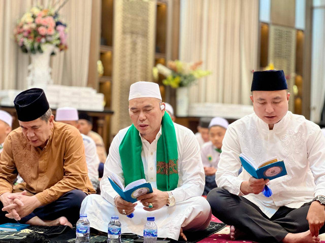 Kepala Pelaksana (Kalaksa) Badan Penanggulangan Bencana Daerah (BPBD) Sumsel Muhammad Iqbal Alisyahbana menghadiri kegiatan Khataman Alquran, Solat Berjamaah, Yasinan, dan Pengajian, Foto : Dok BPBD Sumsel
