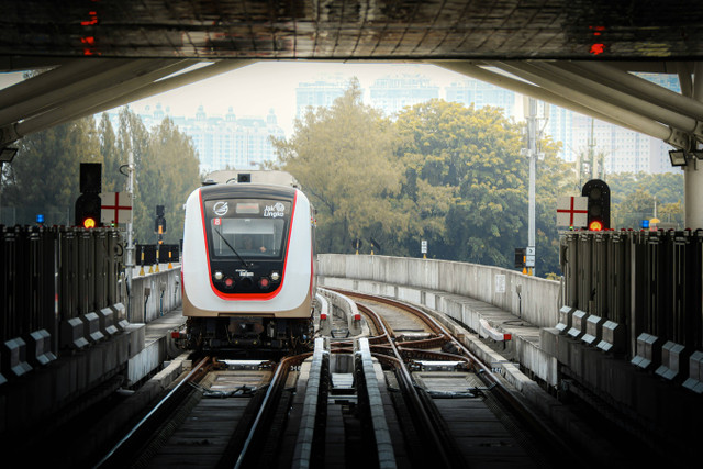 Tempat Wisata dekat Stasiun LRT Jabodebek. foto hanya sebagai ilustrasi saja, bukan tempat sebenarnya. Sumber: Unsplash/Fadhila Nurhakim.