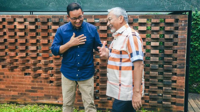 Mantan Gubernur DKI Jakarta, Anies Rasyid Baswedan berbincang dengan Presiden PKS Ahmad Syaikhu. Foto: x/@aniesbaswedan