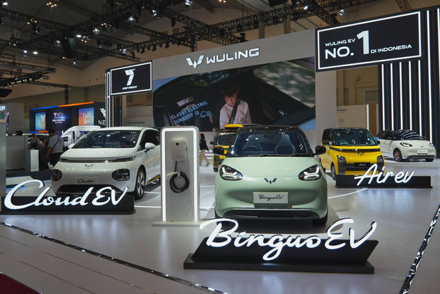 Wuling Motors rayakan eksistensi di Indonesia ke-7 tahun selama pameran GIIAS 2024. Foto: Wuling Motors