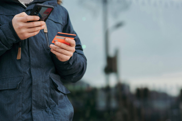 Gojek adalah platform yang menyediakan layanan on-demand multi-service dan pembayaran digital. Foto: Pexels.com