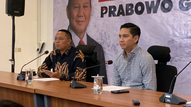 Suasana konferensi pers tim gugus tugas sinkronisasi Prabowo-Gibran terkait isu harga makan siang bergizi, di Media Center TKN Prabowo-Gibran, Jakarta pada Jumat (19/7/2024).  Foto: Luthfi Humam/kumparan