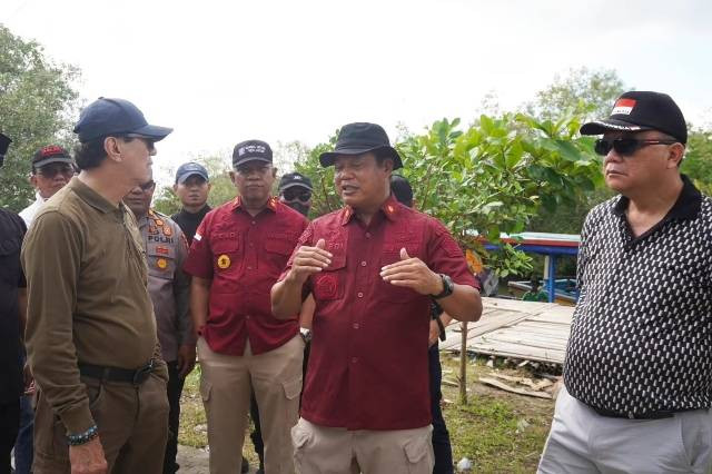 Monitoring Kawasan Nusakambangan, Menteri Hukum dan HAM Kunjungi Kampung Laut