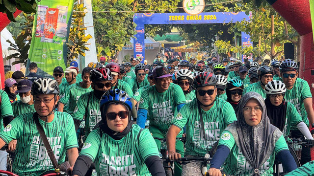 Acara fun bike yang diselenggarakan Universitas 'Aisyiyah (UNISA) Yogyakarta pada perayaan Milad yang ke-33. Foto: Arif UT/Pandangan Jogja