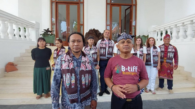 Kepala Dinas Kebudayaan dan Pariwisata (Disbudpar) Kabupaten Bojonegoro, Budiyanto, saat beri keterangan. Sabtu (20/07/2024). (Aset: Imam Nurcahyo/BeritaBojonegoro)