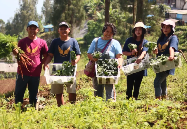 Yulianti (tengah), pendiri ALIT. Foto: Dok. pribadi