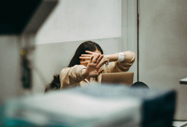 Photo by @rrrinna .: https://www.pexels.com/photo/woman-hiding-her-friends-with-her-hands-18782137/