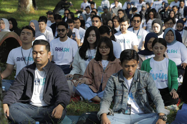 312 karyawan millennial dan influencer BUMN wilayah Jawa Barat pada acara 1000 Manusia Bercerita di Cikole Jayagiri Resort, Bandung, Jawa Barat pada Jumat (19/07/2024). Foto: Dok. Pertamina