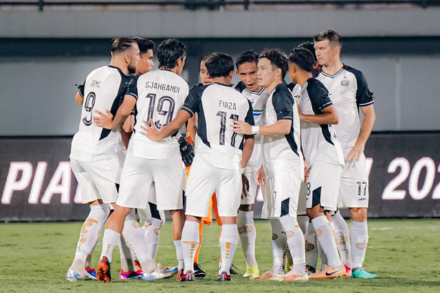 Madura United vs Persija di Piala Presiden.  Foto: Instagram/ @persija