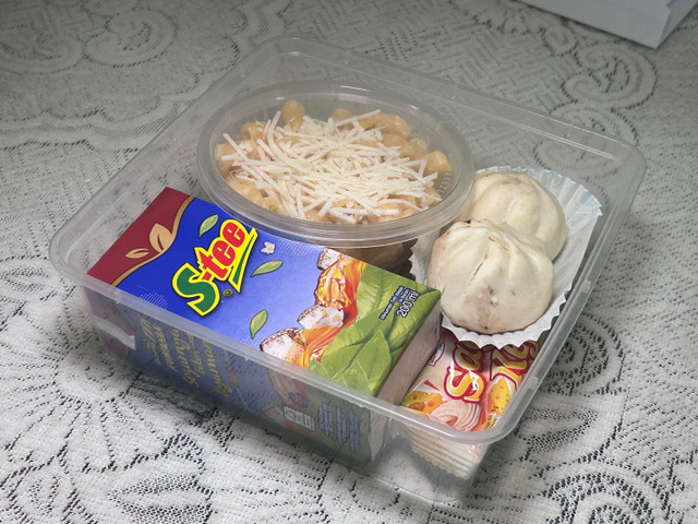 Menu paket sarapan SD Islam Tunas Mandiri, Jagakarsa, Jakarta Selatan. Foto: Hedi/kumparan