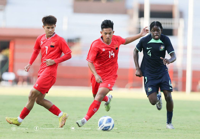 Laga Vietnam vs Australia U-19 dalam matchday kedua Grup B Piala AFF U-19 2024 di Stadion Gelora 10 November, Tambaksari, Surabaya, pada 21 Juli 2024. Foto: VFF