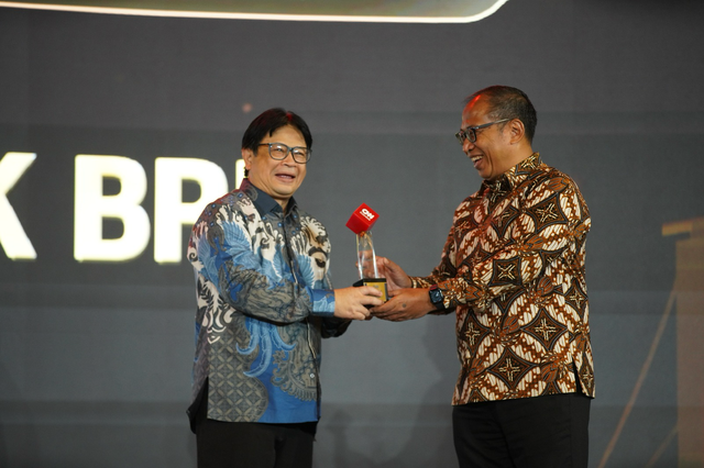 BRI mendapat penghargaan Best Risk Management di ajang CNN Indonesia Awards. Foto: Dok. BRI