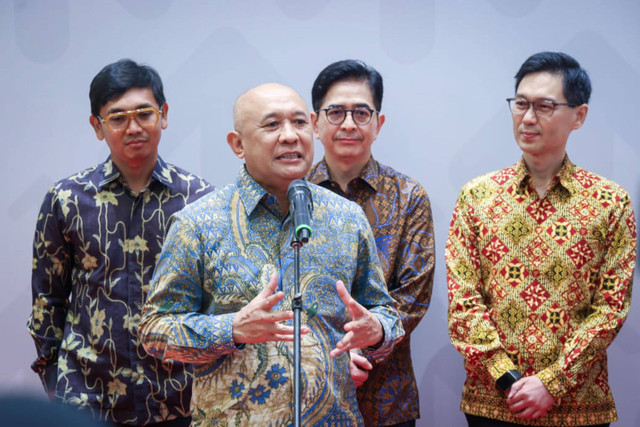 Menteri Koperasi dan UKM (Menkop dan UKM) Teten Masduki dalam konferensi pers Pesta Rakyat UMKM untuk Indonesia, Senin (22/7/2024).  Foto: Dok. Kemenkop UKM