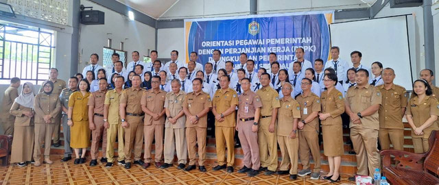 Foto bersama dalam kegiatan orientasi PPPK di lingkungan Pemkab Sekadau. Foto: Sri Wulandari/PWI Sekadau