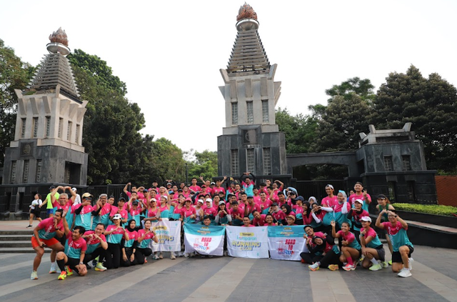 teman kumparan Running Club lari di GBK pada Minggu (21/7). Foto: kumparan