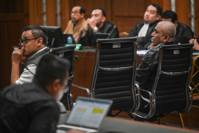 Penyidik KPK Ganda Swastika yang juga pengacara Ahmad Riyadh memberikan kesaksiannya dalam sidang lanjutan kasus gratifikasi dan TTPU terkait penanganan perkara di MA dengan terdakwa Gazalba Saleh di Pengadilan Tipikor, Jakarta, Senin (22/7/2024). Foto: Erlangga Bregas Prakoso/ANTARA FOTO