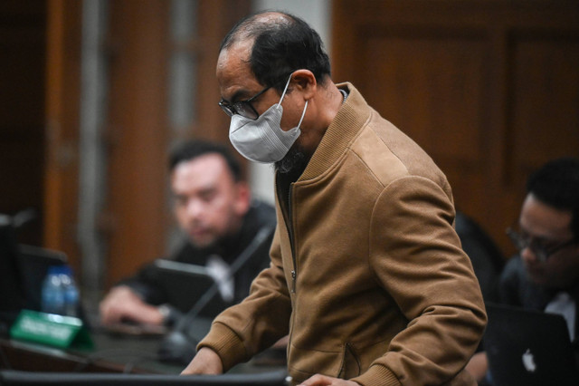 Terdakwa kasus suap dan gratifikasi pengurusan perkara di Mahkamah Agung Gazalba Saleh bersiap menjalani sidang lanjutan di Pengadilan Tipikor, Jakarta, Senin (22/7/2024). Foto: Erlangga Bregas Prakoso/ANTARA FOTO