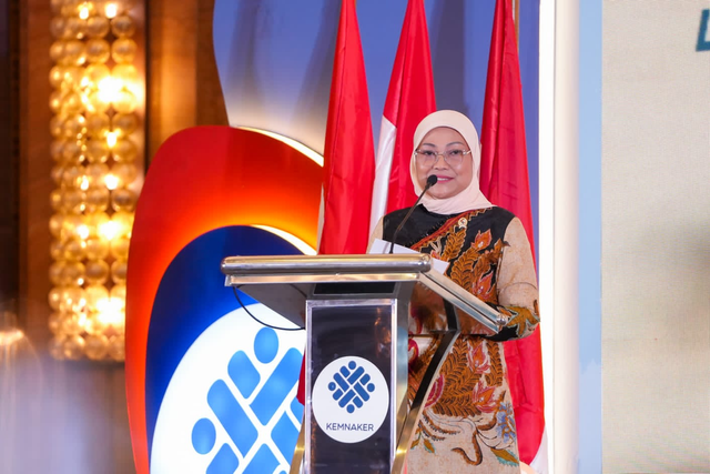 Menaker Ida Fauziyah saat meluncurkan Peta Jalan (Roadmap) Indonesia Bebas Pekerja Anak Lanjutan (tahap II) di Jakarta, Senin (22/7/2024). Foto: Dok. Kemnaker