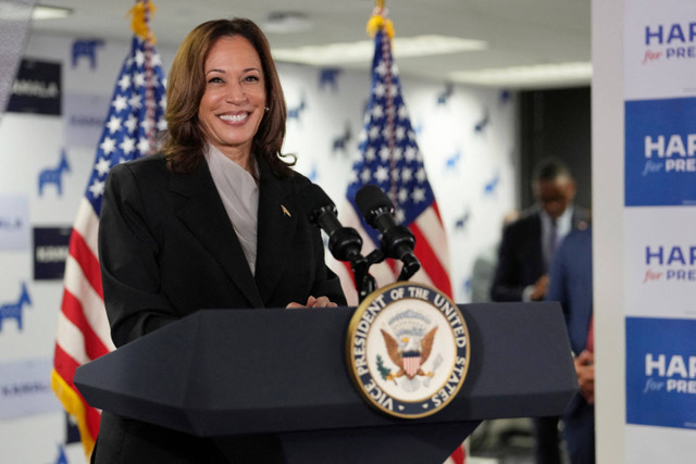 Wakil Presiden AS dan calon presiden dari Partai Demokrat Kamala Harris di markas kampanyenya di Wilmington, Delaware, AS, Senin (22/7/2024). Foto: Erin SCHAFF / POOL / AFP