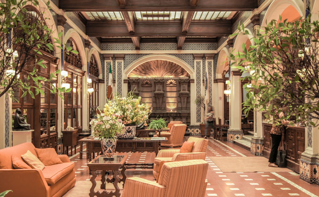 sejarah Hotel Grand Royal Panghegar. Foto hanya ilustrasi, bukan tempat sebenarnya.Sumber: Pexels/Ivan Rivero