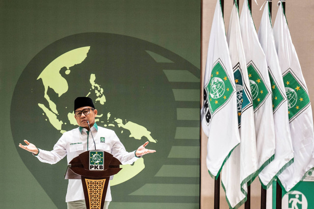 Ketua Umum Partai Kebangkitan Bangsa (PKB) Muhaimin Iskandar menyampaikan pidato politiknya dalam pembukaan Musyawarah Kerja Nasional (Mukernas) PKB di JCC Senayan, Jakarta, Selasa (23/7/2024). Foto: Aprillio Akbar/ANTARA FOTO