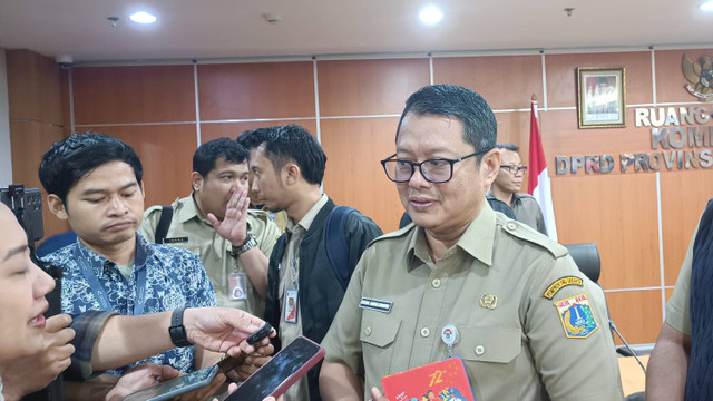 Plt Kadisdik DKI Jakarta Budi Awaluddin saat dijumpai usai rapat dengan Komisi E DPRD di Jakarta, Selasa (23/7/2024). Foto: Thomas Bosco/kumparan