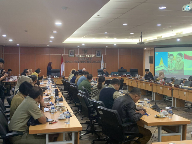 Suasana rapat Komisi E DPRD DKI Jakarta dengan Disdik Jakarta, Selasa (23/7/2024). Foto: Thomas Bosco/kumparan