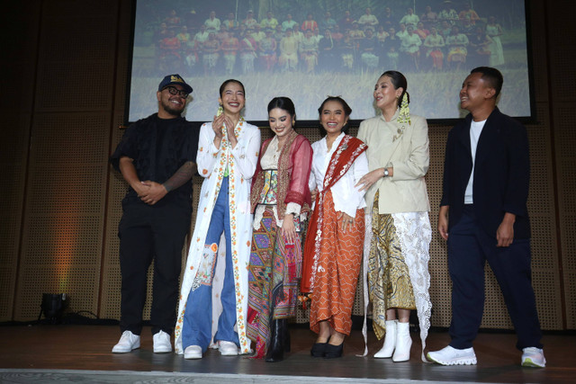 Artis Putri Marino saat hadir konferensi pers film pendek Kebaya Kala Ini di Grand Indonesia, Jakarta, Selasa (23/7/2024).  Foto: Agus Apriyanto