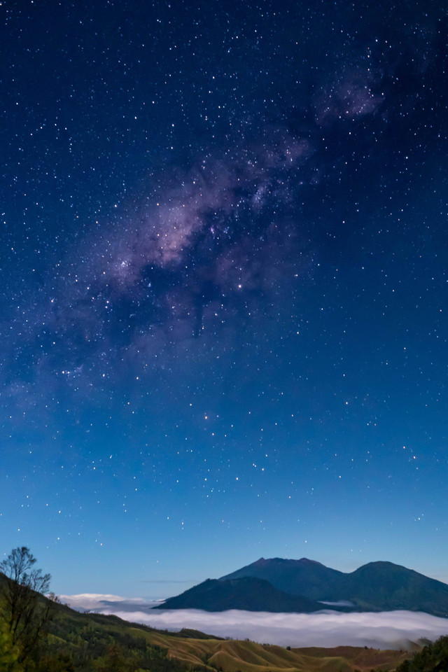 Kawah Ijen di malam hari yang indah. Foto: Shutterstock