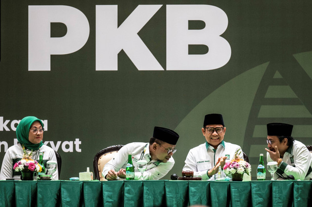 Ketua Umum Partai Kebangkitan Bangsa (PKB) Muhaimin Iskandar (tengah) menghadiri pembukaan Musyawarah Kerja Nasional (Mukernas) PKB di JCC Senayan, Jakarta, Selasa (23/7/2024) Foto: Aprillio Akbar/ANTARA FOTO