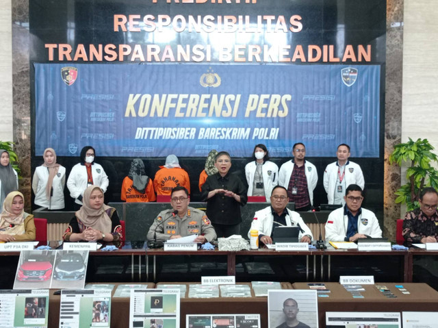 Pers rilis kasus eksploitasi seksual di Bareskrim Polri pada Senin (23/7/2024). Foto: Rachmadi Rasyad/kumparan