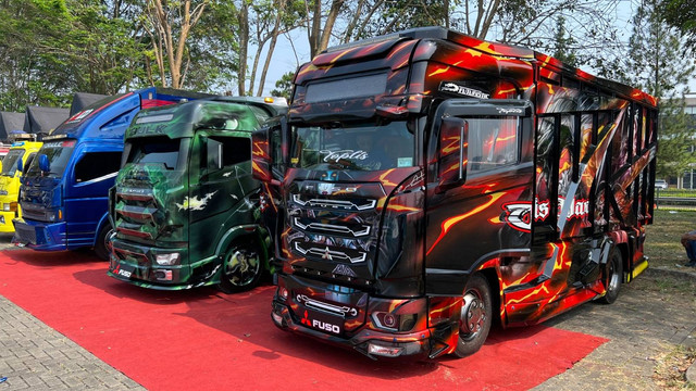 Modifikasi truk Fuso Canter di GIIAS 2024. Foto: Aditya Pratama Niagara/kumparan