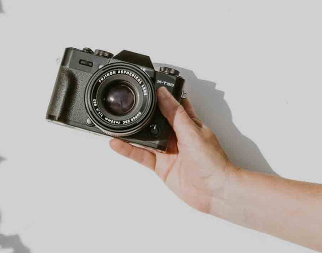 ilustrasi kamera Mirrorless (Pexels)